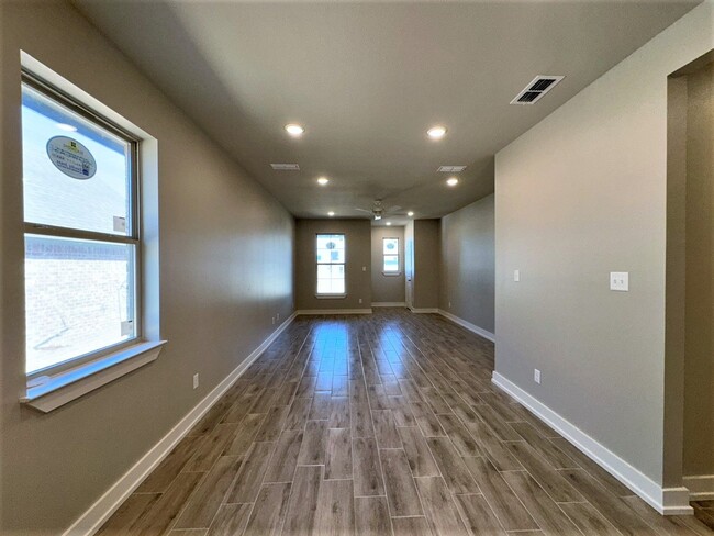 205 Lindsey Ln in Whitehouse, TX - Building Photo - Building Photo