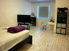 25102 SW 108th Ave in Homestead, FL - Foto de edificio - Building Photo