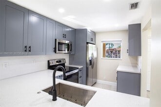 9431 Boca Cove Cir in Boca Raton, FL - Building Photo - Building Photo