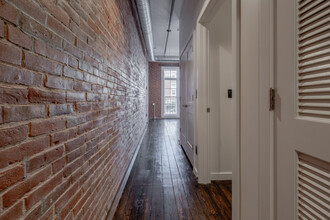 424 Main Street Luxury Apartments in Middletown, CT - Foto de edificio - Interior Photo