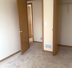 7018 100th St in Chicago Ridge, IL - Building Photo - Building Photo