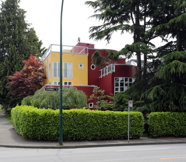 2506 Cornwall Ave in Vancouver, BC - Building Photo - Primary Photo