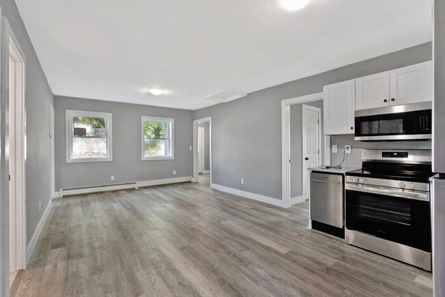 36 Kensington Ave in Selden, NY - Building Photo - Building Photo