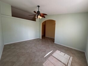 2409 N Linda Vista St in Visalia, CA - Building Photo - Building Photo