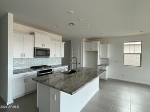 4711 S 110th Ave in Tolleson, AZ - Building Photo - Building Photo