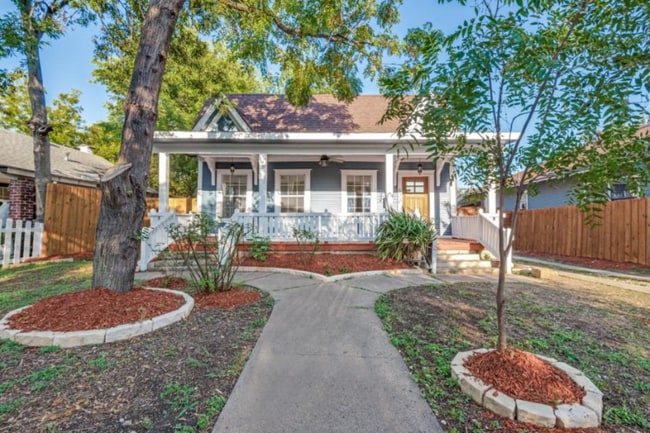 property at 620 S Winnetka Ave