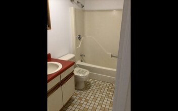81 Cambridge Rd, Unit #521 in Woburn, MA - Building Photo - Building Photo