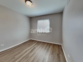3 Rochelle Ct in Lake In The Hills, IL - Building Photo - Building Photo