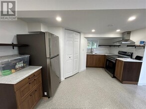 549 Chilver Rd in Windsor, ON - Building Photo - Building Photo
