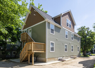 1104 S Forest Ave in Ann Arbor, MI - Foto de edificio - Building Photo