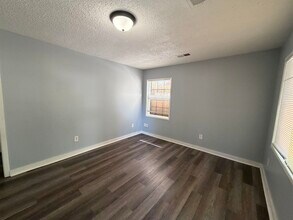 1300 Robin Hood Ln in Memphis, TN - Building Photo - Building Photo