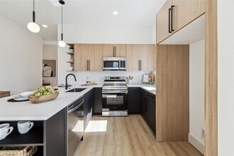 413 Clearwater St in Houston, TX - Building Photo - Building Photo