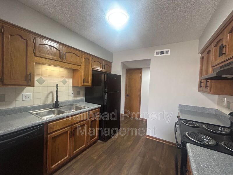 3411 NW Duncan Rd in Blue Springs, MO - Building Photo