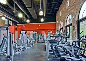 9082 Albion Ln S in Naples, FL - Building Photo