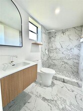715 Gardens Dr, Unit 103 in Pompano Beach, FL - Foto de edificio - Building Photo