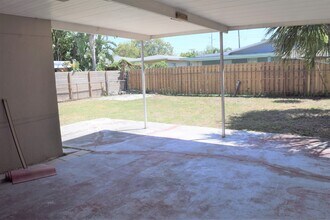 3906 W Carmen St in Tampa, FL - Foto de edificio - Building Photo