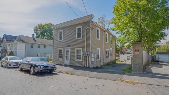 249 Bishop St in Waterbury, CT - Building Photo - Building Photo