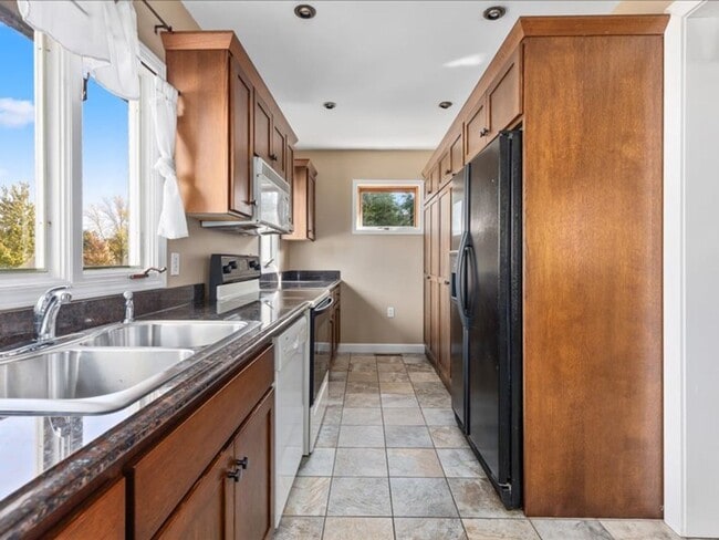 property at 216 Kingwood St