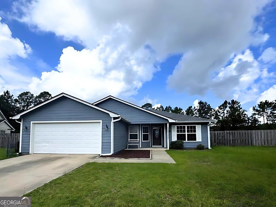 435 Creekside Dr in St. Marys, GA - Building Photo