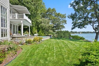 19 Weeds Landing in Darien, CT - Foto de edificio - Building Photo