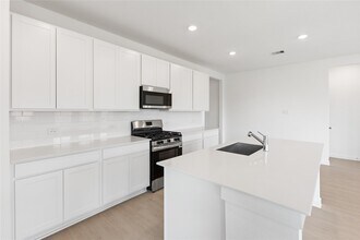 5406 Peacock Bass Dr in Baytown, TX - Building Photo - Building Photo