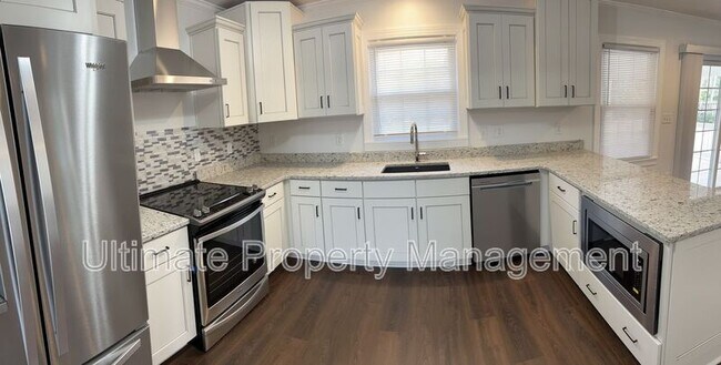 3917 Sweetbriar Rd in Wilmington, NC - Building Photo - Building Photo
