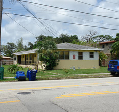 11870 NE 16th Ave in Miami, FL - Building Photo - Building Photo