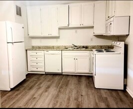 98 Willarose Dr in Hurricane, WV - Building Photo - Building Photo