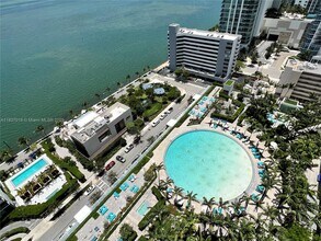 650 NE 32nd St, Unit 1208 in Miami, FL - Building Photo - Building Photo