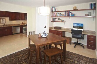 1600 Ala Moana Blvd, Unit Yacht Harbor Towers in Honolulu, HI - Building Photo - Building Photo