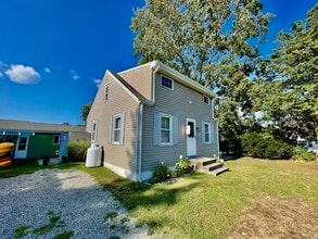 30 Dorothy Rd in Westbrook, CT - Building Photo - Building Photo