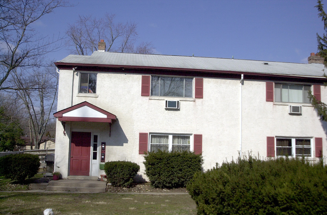 Sun Garden Apartments in Yardley, PA - Building Photo