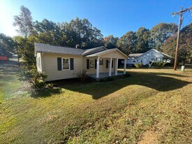 1635 Gibbs Shoals Rd in Greer, SC - Building Photo