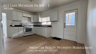 643 Lake Michigan Dr NW in Grand Rapids, MI - Building Photo - Building Photo