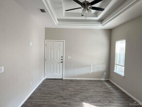 7 Sandpiper Ave in Alton, TX - Building Photo - Building Photo