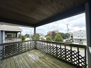 737 W Ocean View Ave in Norfolk, VA - Building Photo - Building Photo
