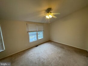 14315 Uniform Dr in Centreville, VA - Building Photo - Building Photo