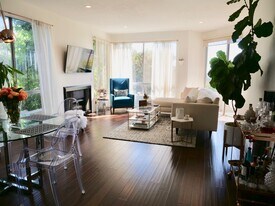 8960 Cynthia St, Unit 111 in West Hollywood, CA - Building Photo