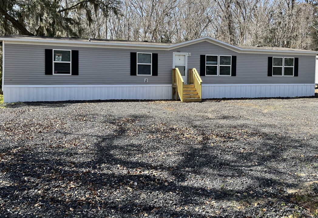 3306 Powell Dr in Beaufort, SC - Foto de edificio