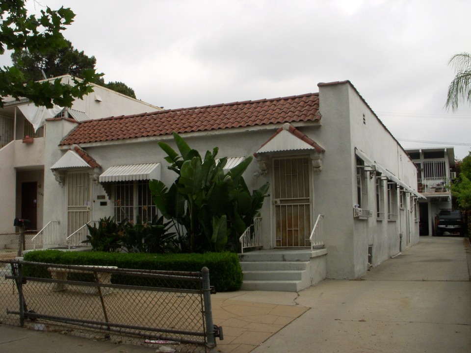 1238 N Sycamore Ave in Los Angeles, CA - Building Photo