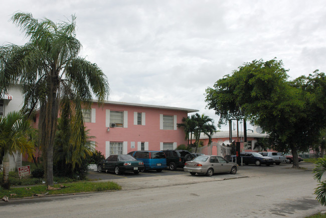 1843 Dewey in Hollywood, FL - Building Photo - Building Photo