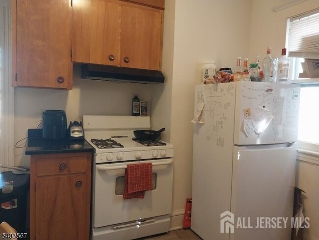 97 Easton Ave in New Brunswick, NJ - Building Photo - Building Photo