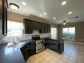 25889 Regency Ave in Denham Springs, LA - Building Photo - Building Photo