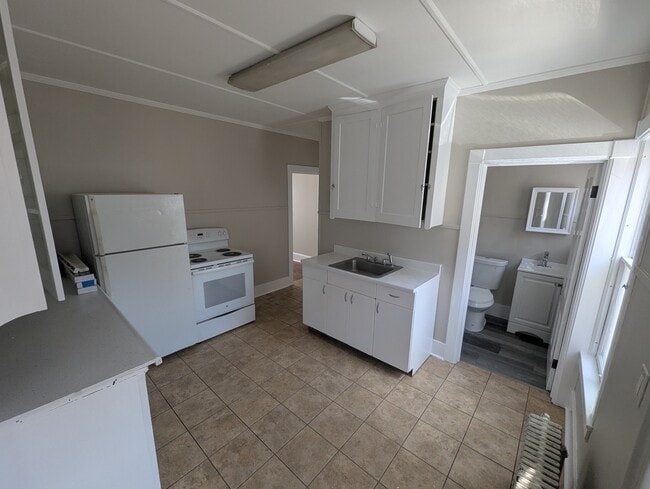 203 - 205 Union St., Unit 2 - Rear Downstairs