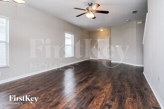 1039 Seminole Sky Dr in Ruskin, FL - Building Photo - Building Photo