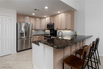 4120 Bayhead Dr in Bonita Springs, FL - Foto de edificio - Building Photo