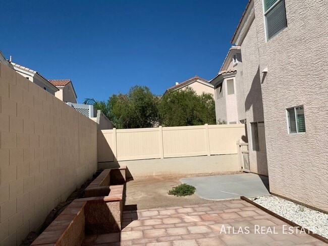 8865 Happy Stream Ave in Las Vegas, NV - Building Photo - Building Photo