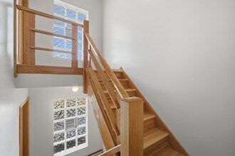 8645 W Summerdale Ave in Chicago, IL - Building Photo - Building Photo