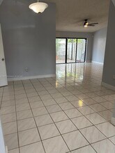 1065 NW 127th Path in Miami, FL - Building Photo - Building Photo