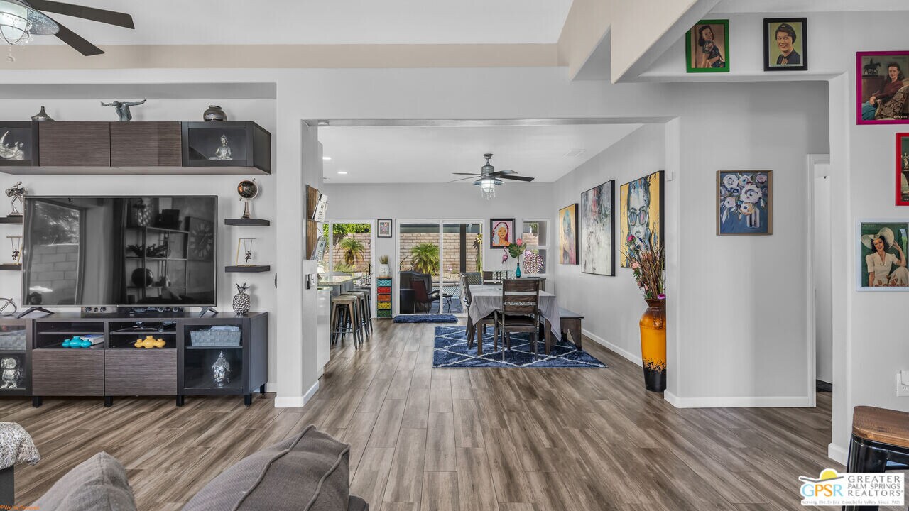 1574 Amelia Way in Palm Springs, CA - Building Photo